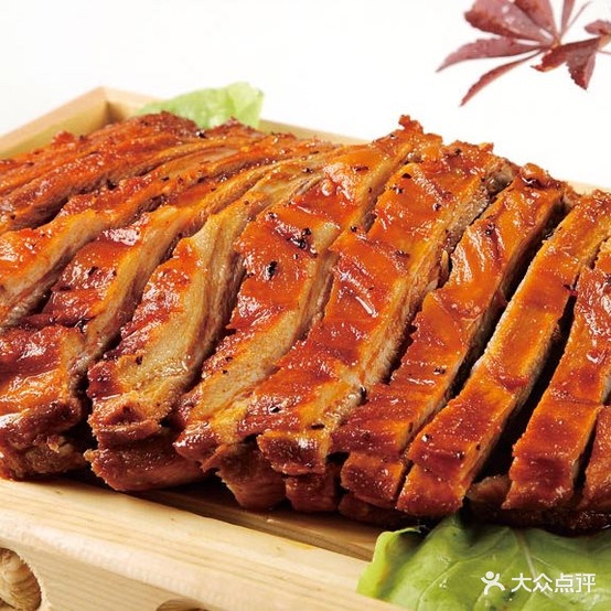 东方鞑子碳烤羊腿特色大缸烧烤