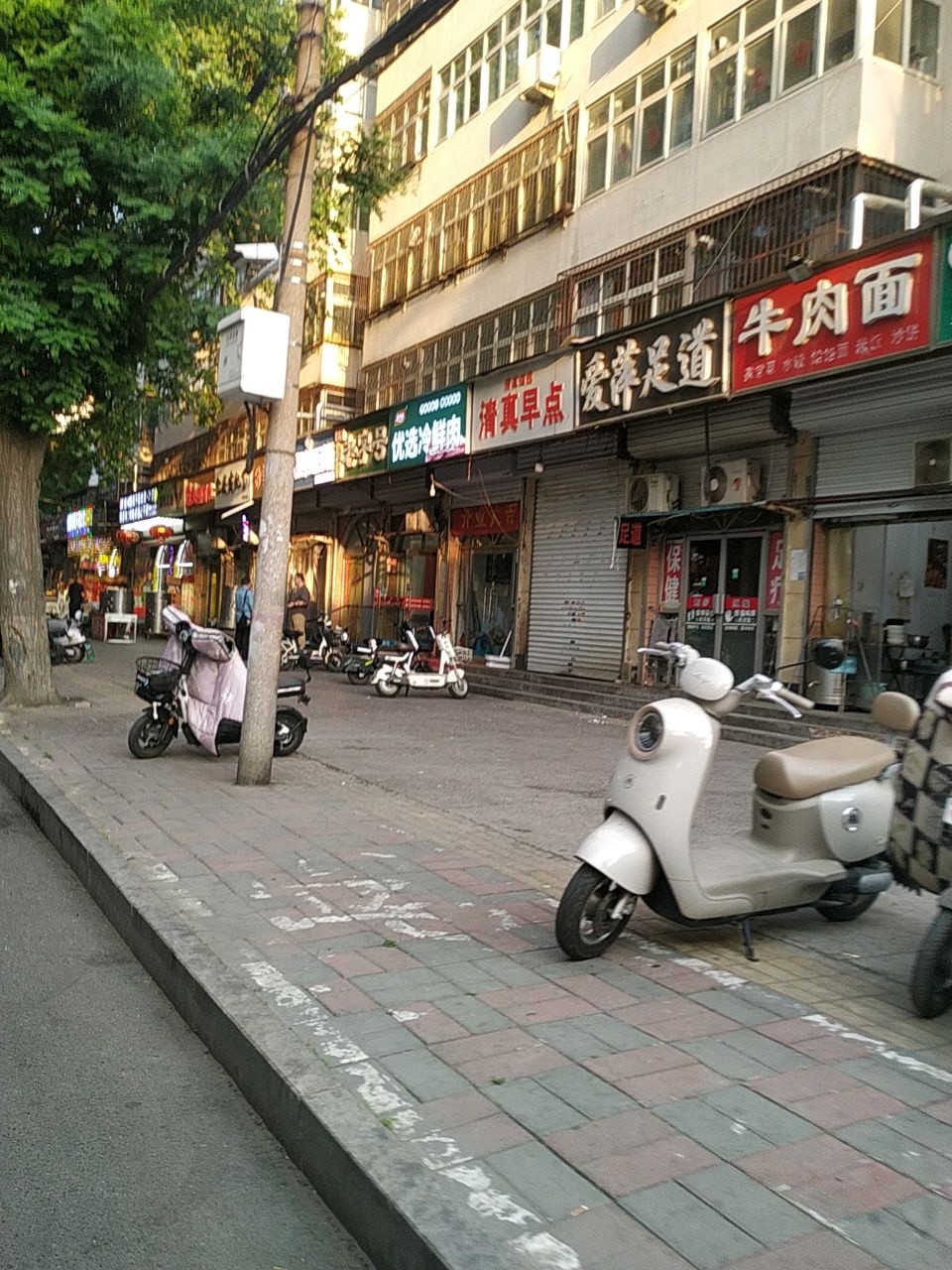 清真早点(贸西办事处军分社区39号院店)