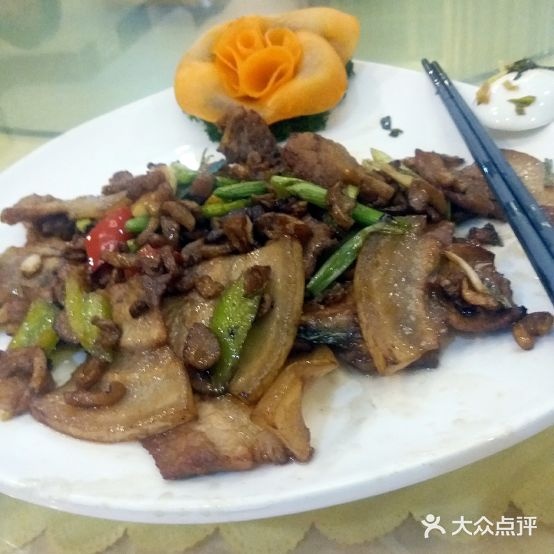 新品味食馆(鸿泰豪庭店)