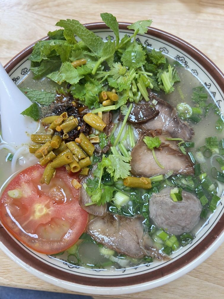 云南水姐牛肉粉面