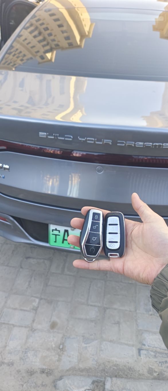 小牛开锁汽车钥匙