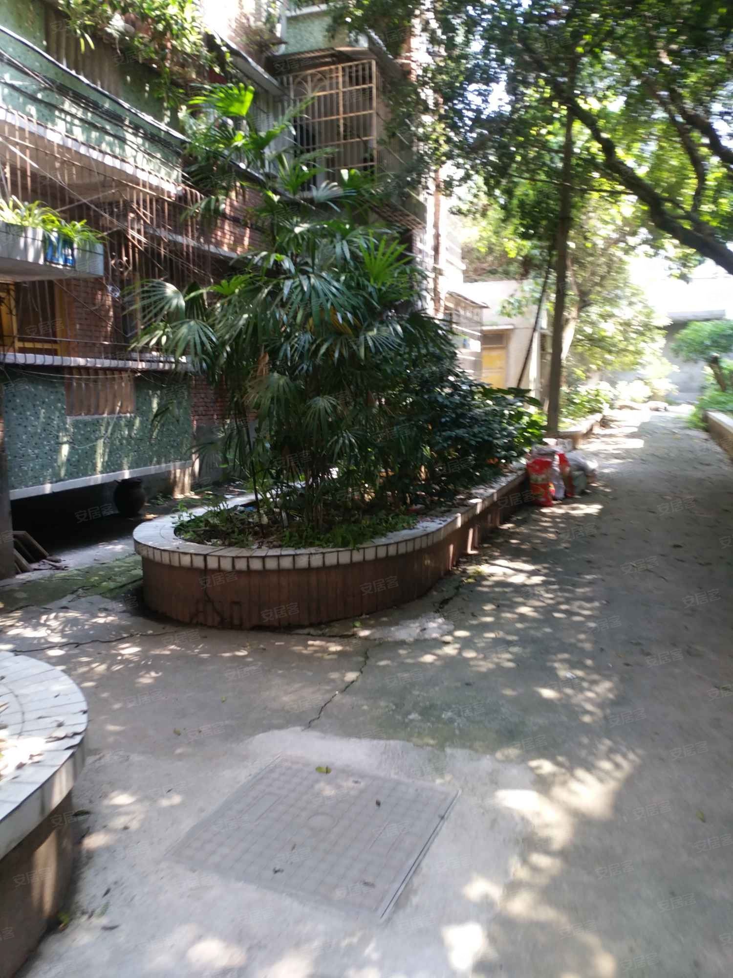 荣昌铜交通局家属院