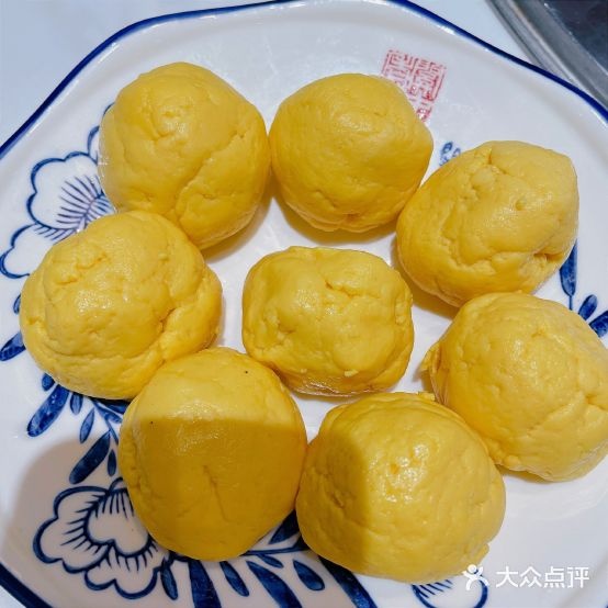 杨薰儿地锅沁烤肉·铁锅炖(丁白路店)