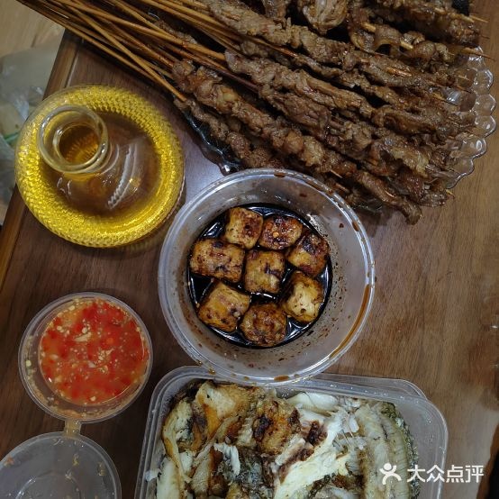 老街小啊串串烧烤分店(分店)