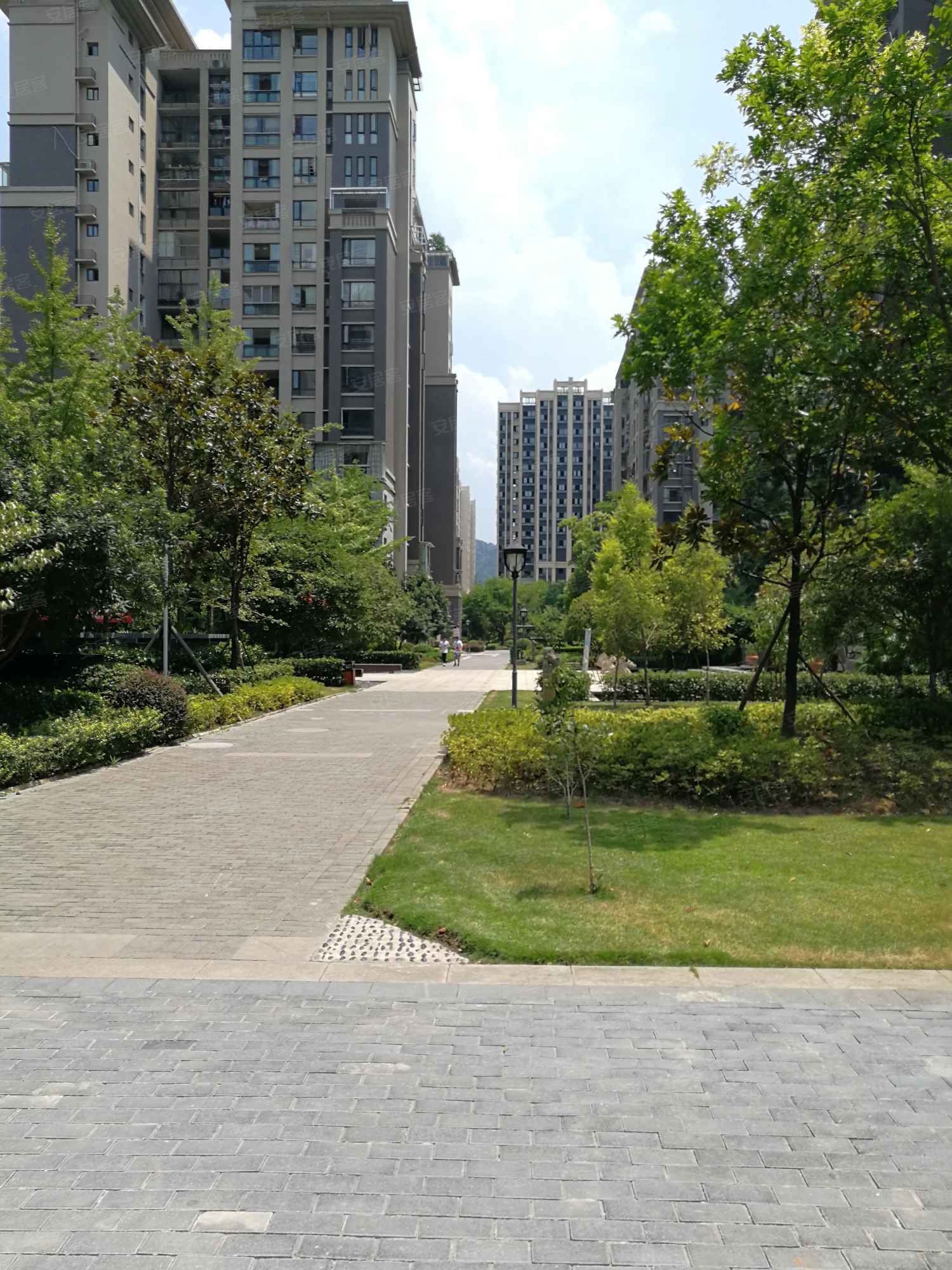 隆鑫花漾城-B区