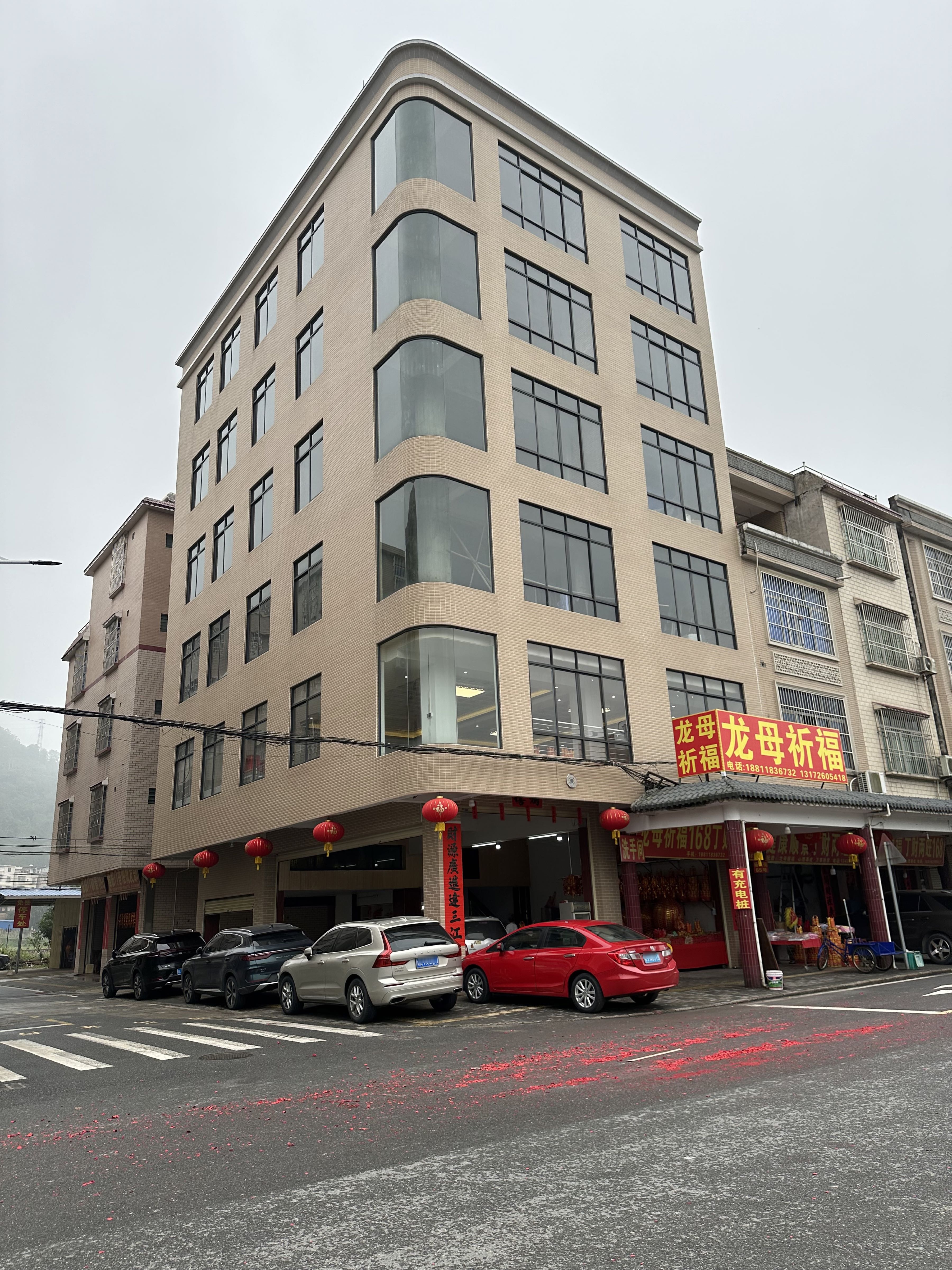 龙母赐福心想事成香烛店