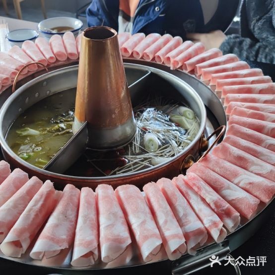 蓉秀酸菜土锅涮肉
