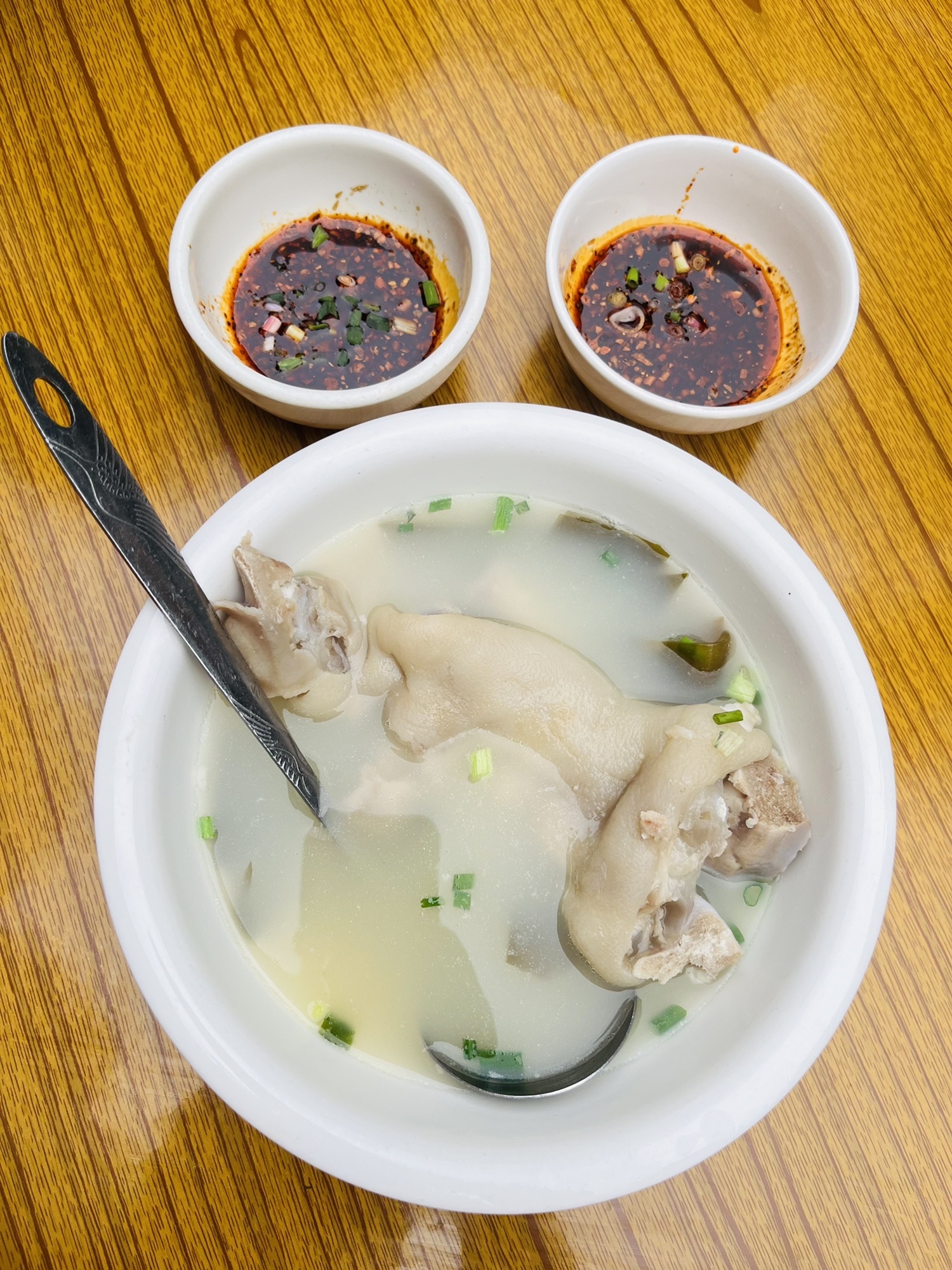 邓仁琼无名蹄花(渝中店)