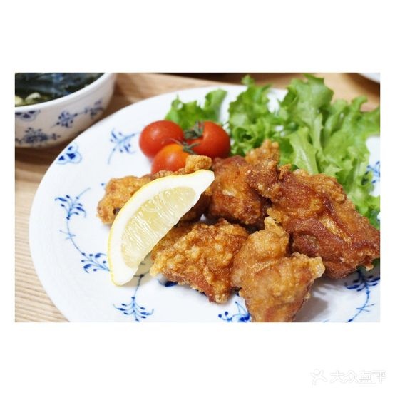 里卡咖啡子简餐(万松·梅松花苑店)