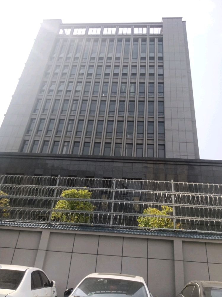 云南省文山壮族苗族自治州麻栗坡县河滨路11号农村信用社旁30米015号公厕