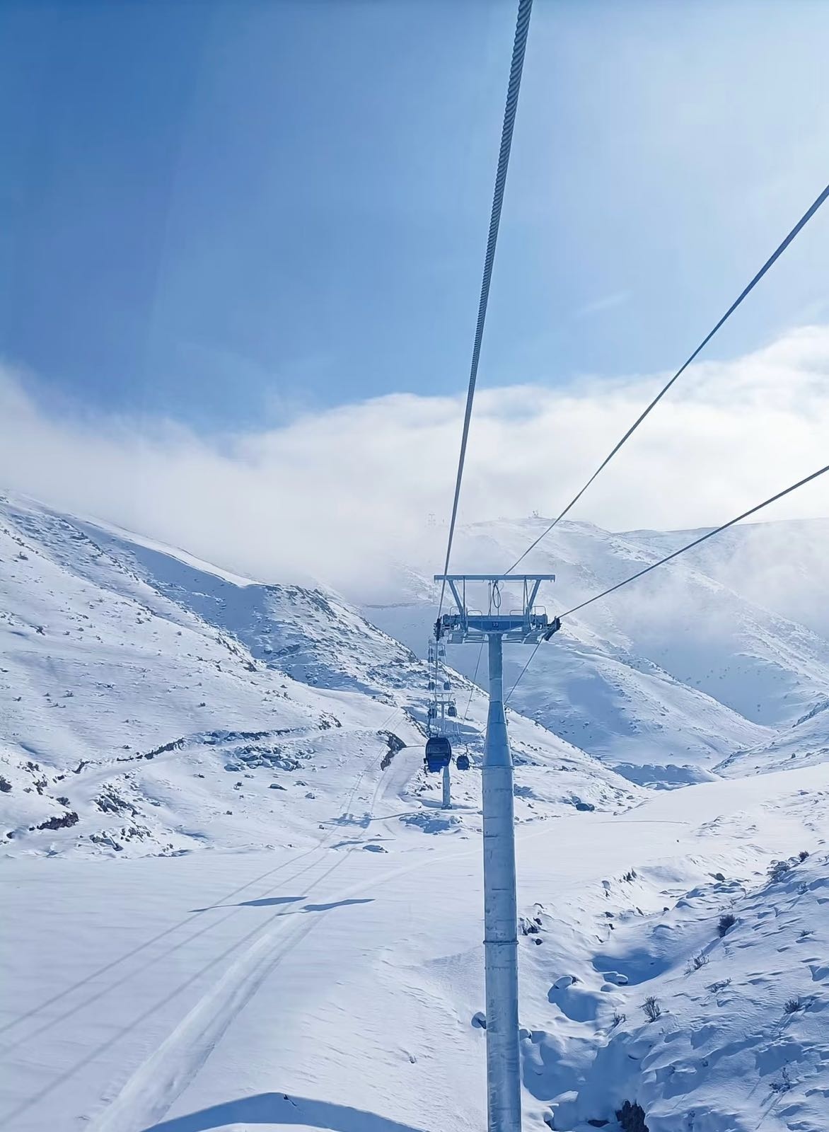 青格里狼山国际滑雪场