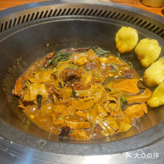 靠山村东北铁锅炖