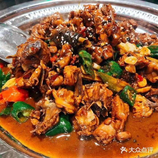 山村卟蜀秘都鲜炒鸡