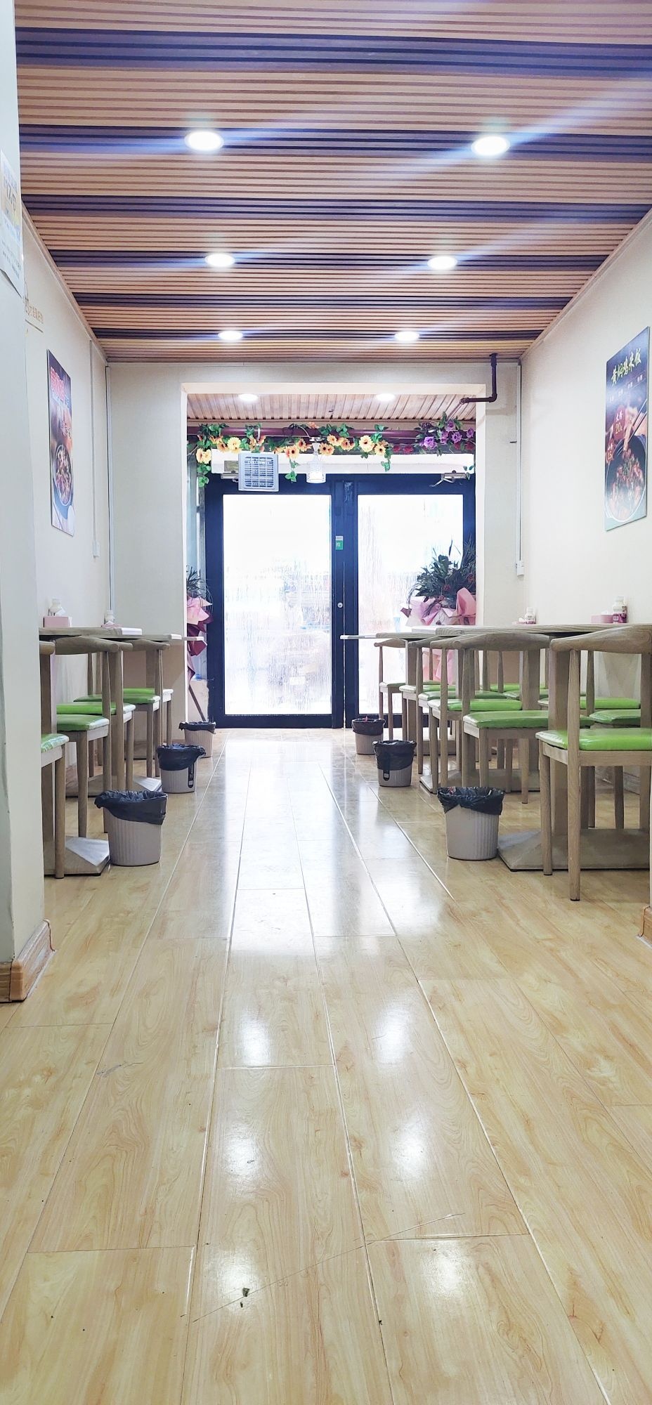 栾宇记黄焖鸡米饭(育新街店)