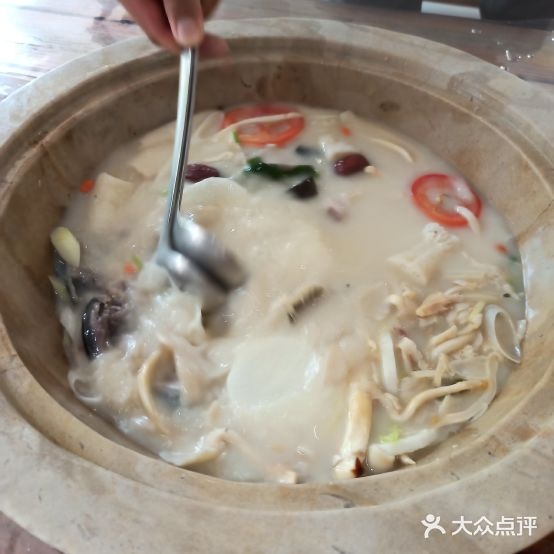渔品鲜·菌子蒸气石锅鱼野生菌(告庄旗舰店)