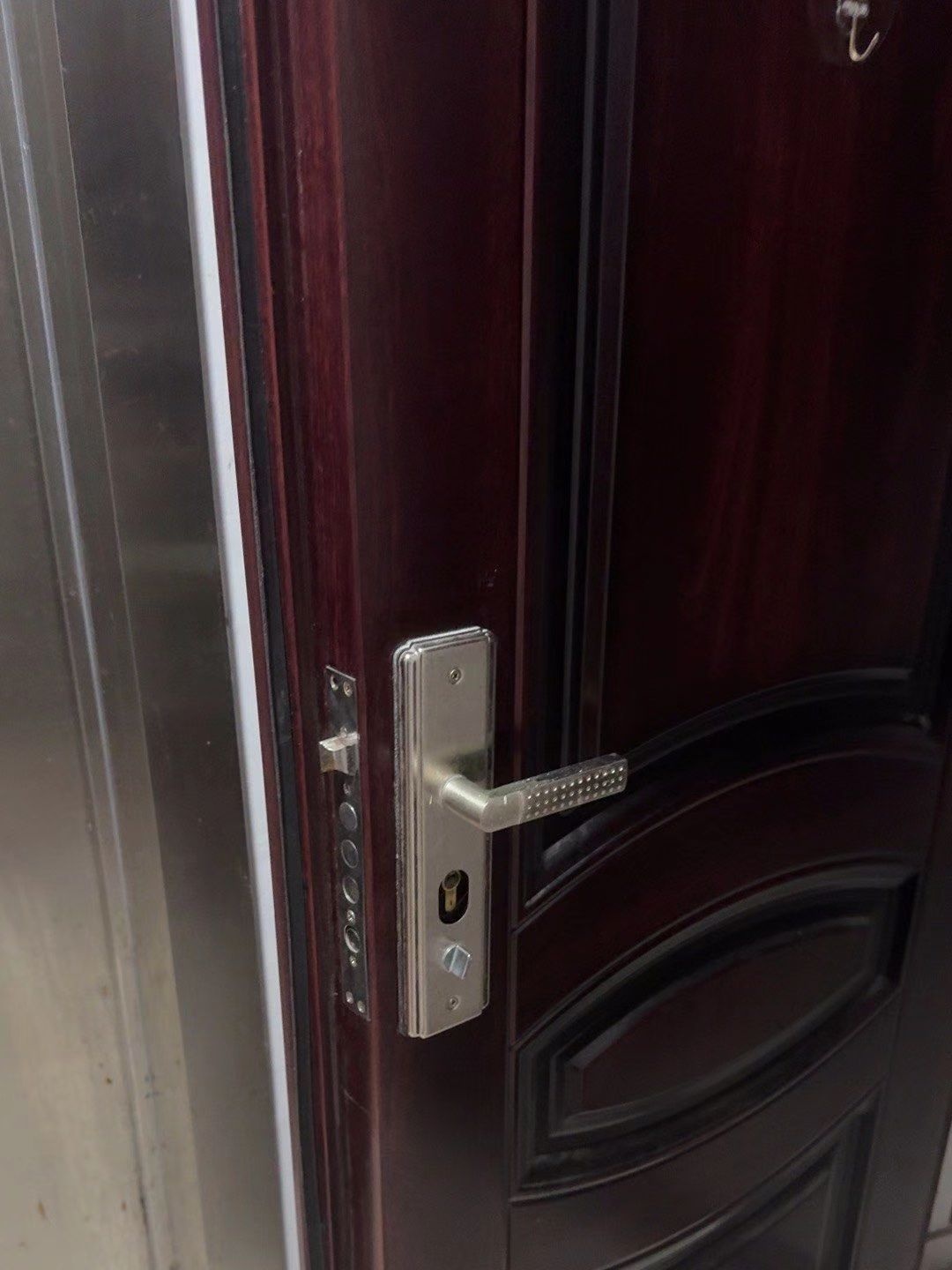 张波文开锁换锁(麒麟门店)