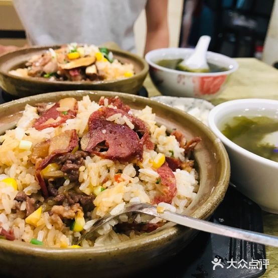 魏记广东煲仔饭石磨肠粉