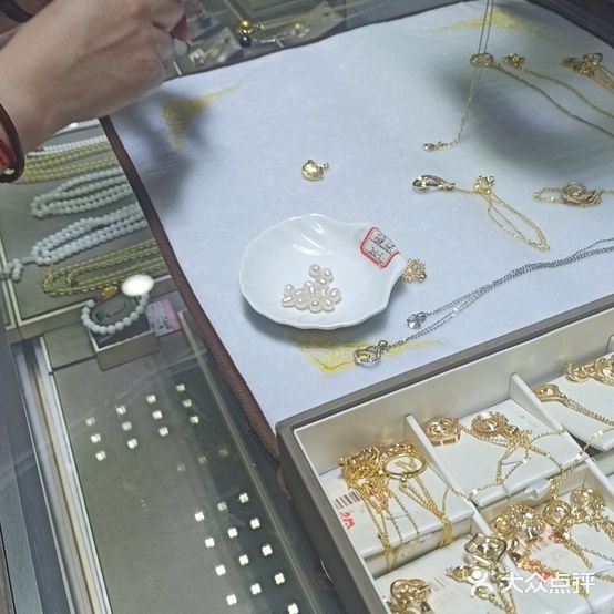 红润福珠宝