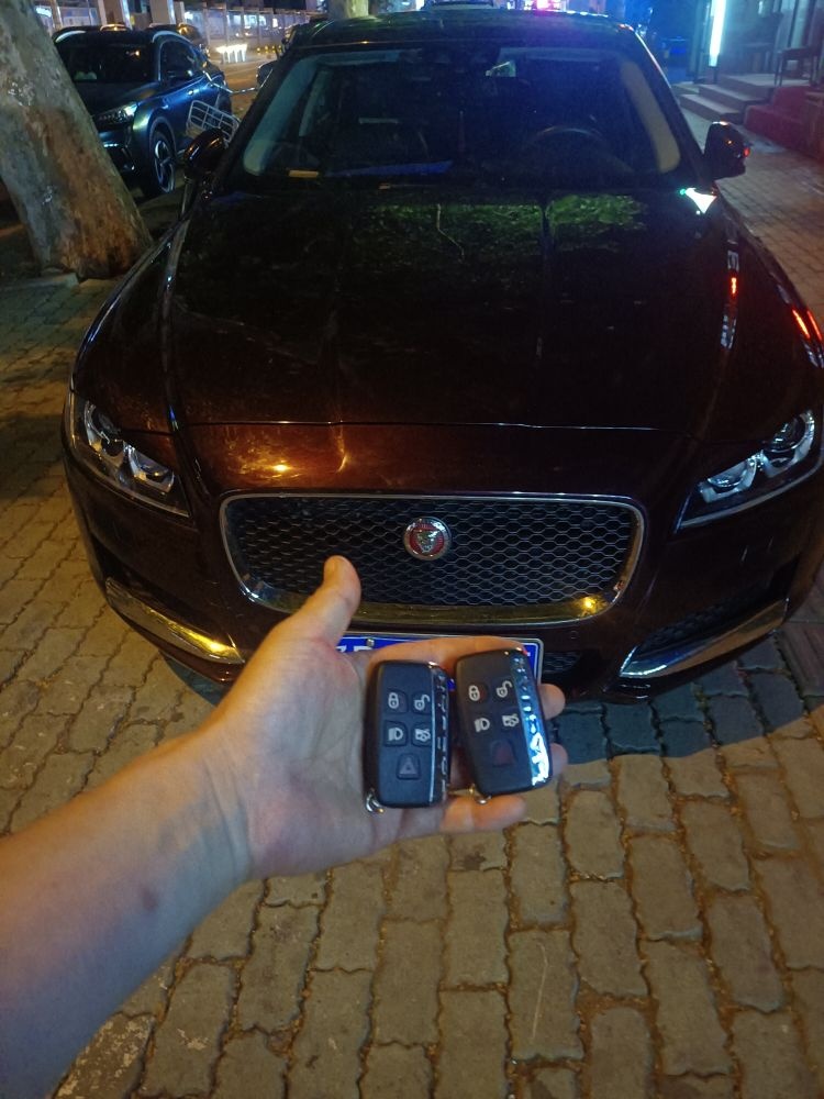 孙诚开锁刻章配汽车钥匙