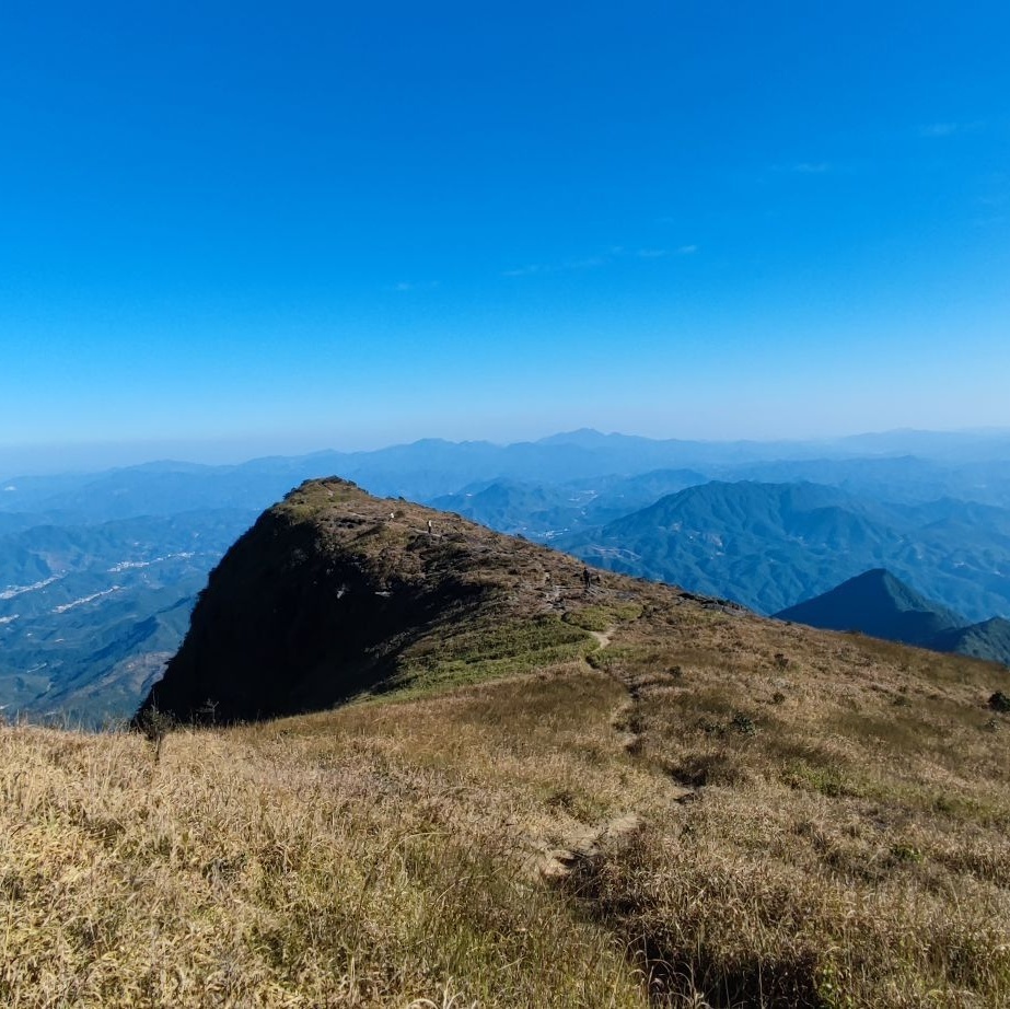 粤东第一峰