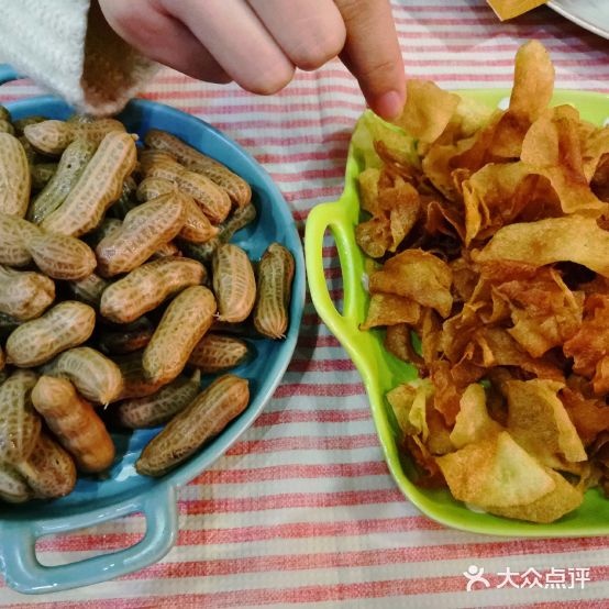 年轮烧烤·龙虾·火碳牛蛙(星湖街店)