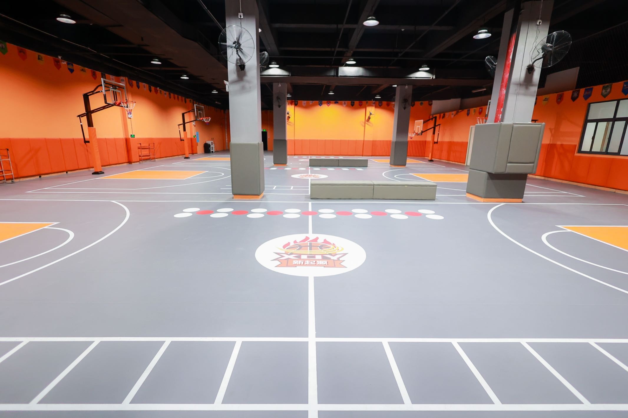 新起源篮球馆(一中馆)