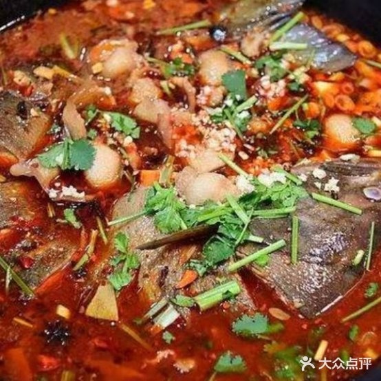 东北芸集铁锅炖人(奇山南街店)