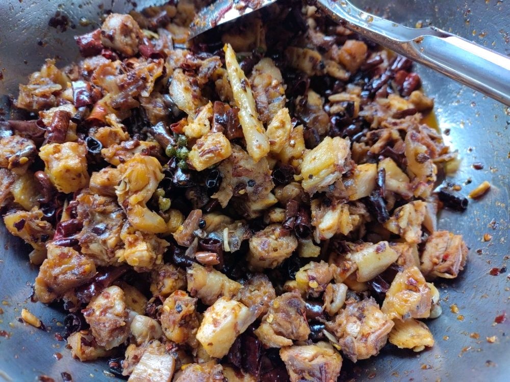 山文婆媳狗肉米线火锅店