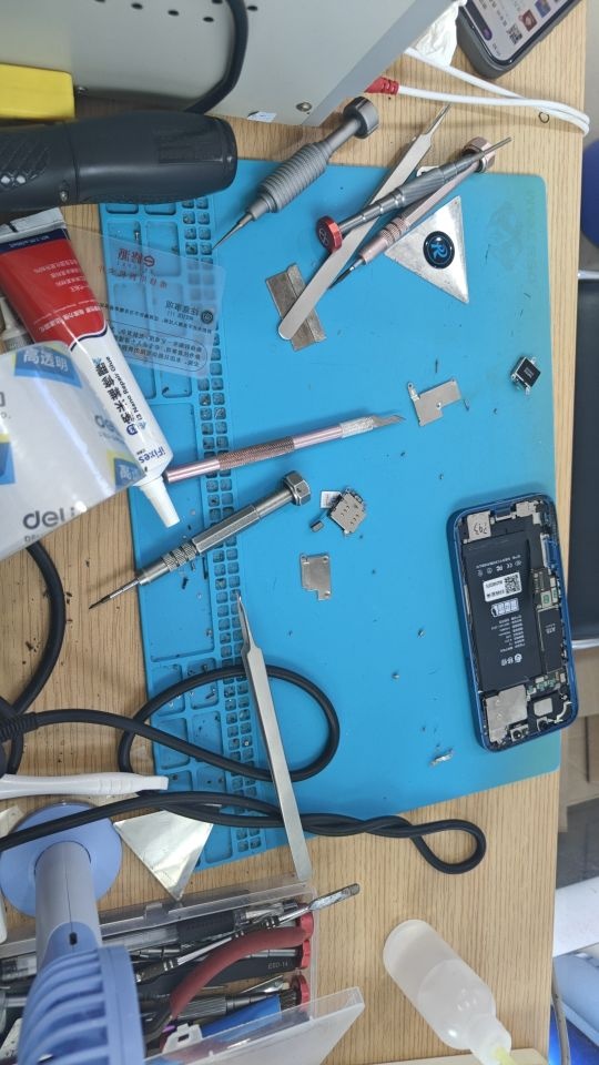 阿杰通讯手机维修回收置换