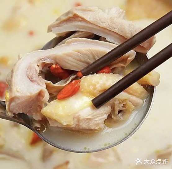陆鼎记水鱼鸡子牛鞭煲
