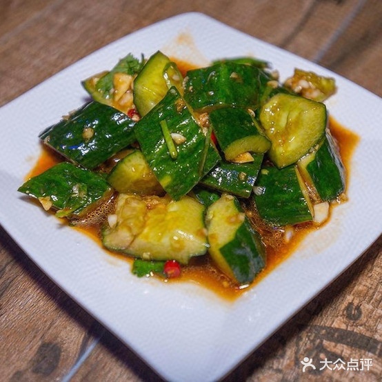 小洞庭石锅鱼湘菜馆(银湖店)