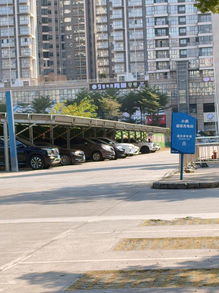 万达广场(北海店)-地上停车场