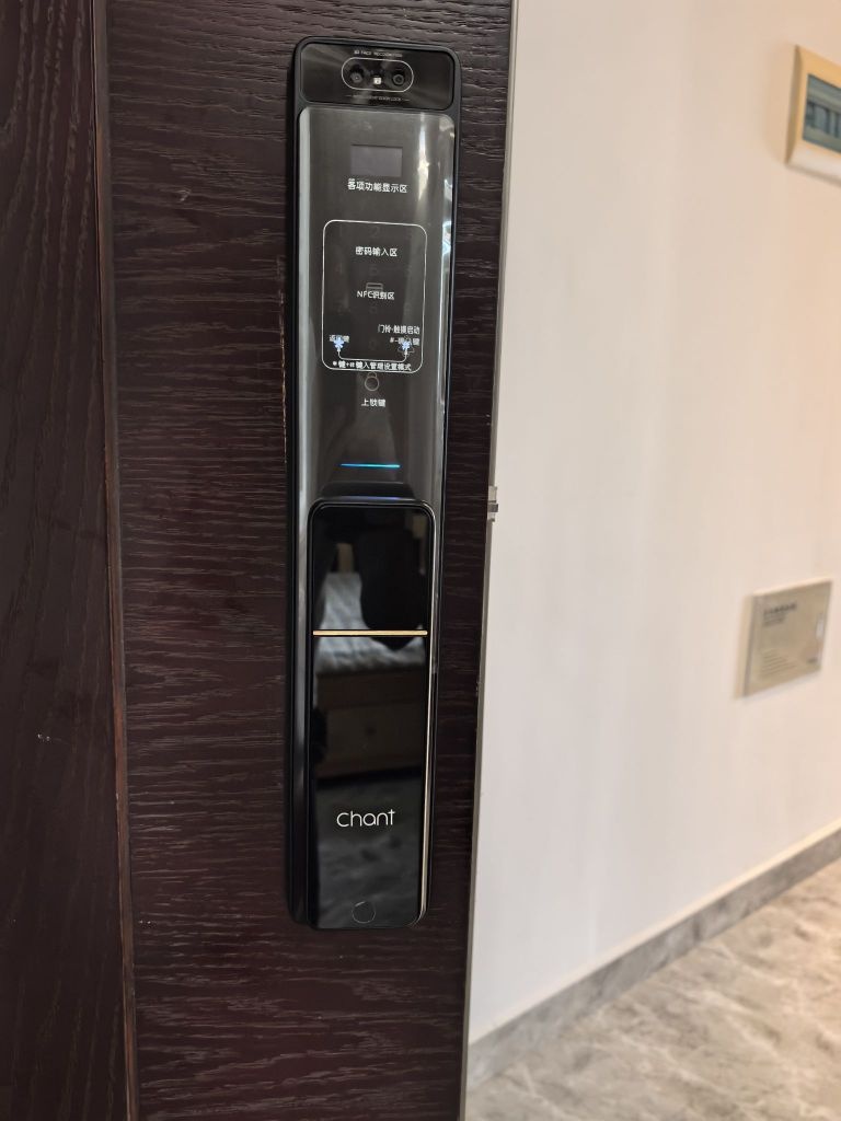 鸿港开锁换锁指纹密码锁店(新鸿港市场店)