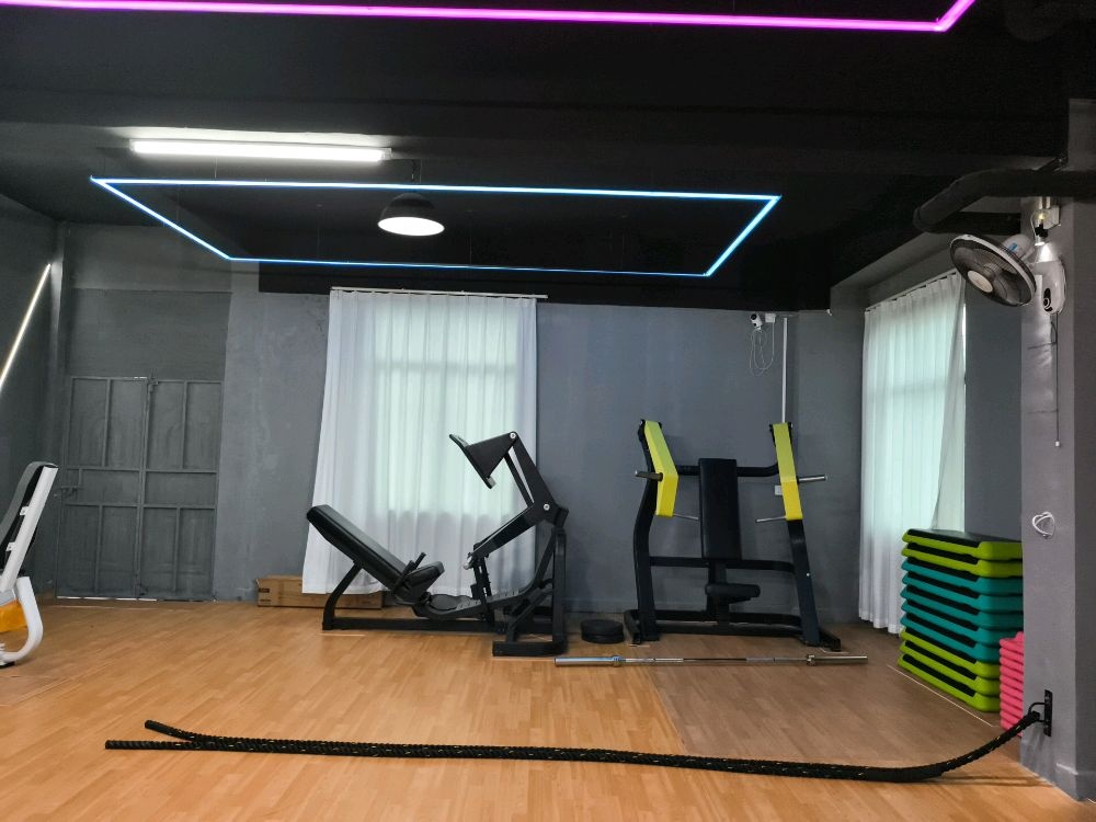 东方·极塑健身工作室