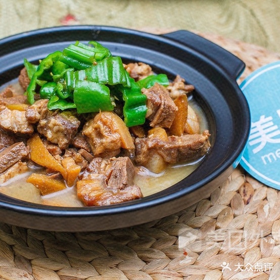 芳嫂黄焖鸡米饭