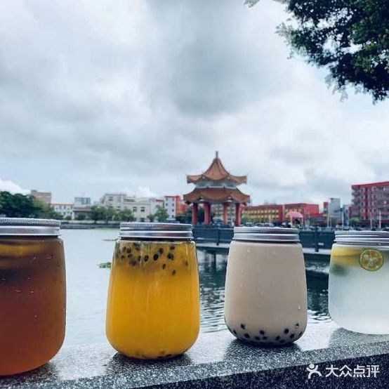 湖边小筑·炸鸡汉堡