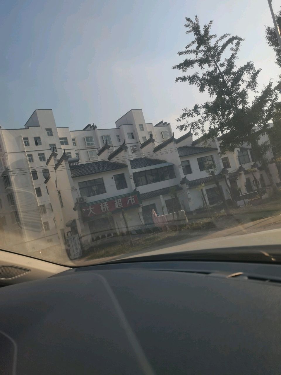 龙河湾大桥超市