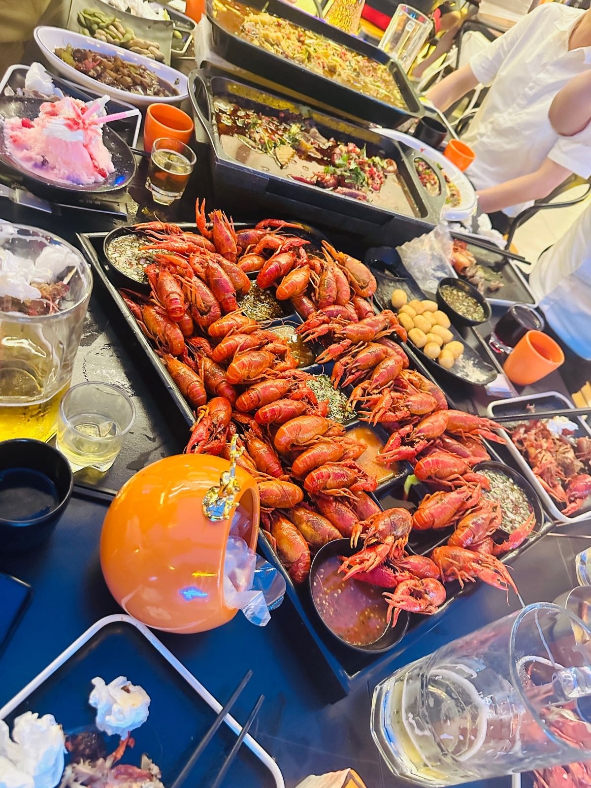 宫艺虾·香辣蟹·宜宾烧烤·宜宾菜(东郊记忆黑金店)
