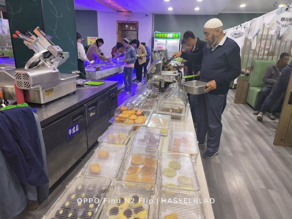 红尘食客自助火锅店(清真)