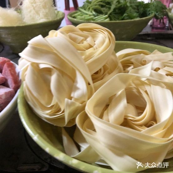 爱尚旋转小火锅(河大东门店)
