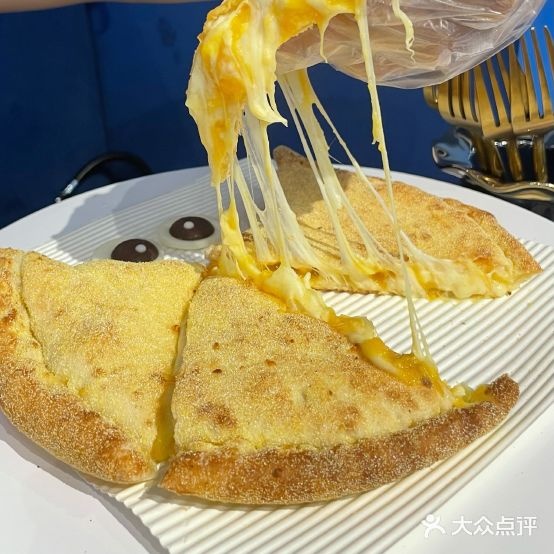 咕鹿刘鑫披萨(爱山银泰店)