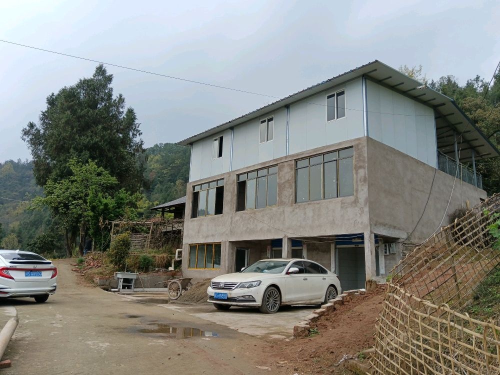 四川省达州市达川区虎让乡庙垭村2组粟家大院