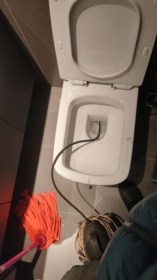 小天开锁换锁疏通管道