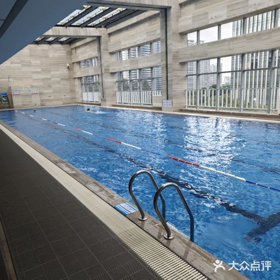 朗豪酒店·川游泳馆