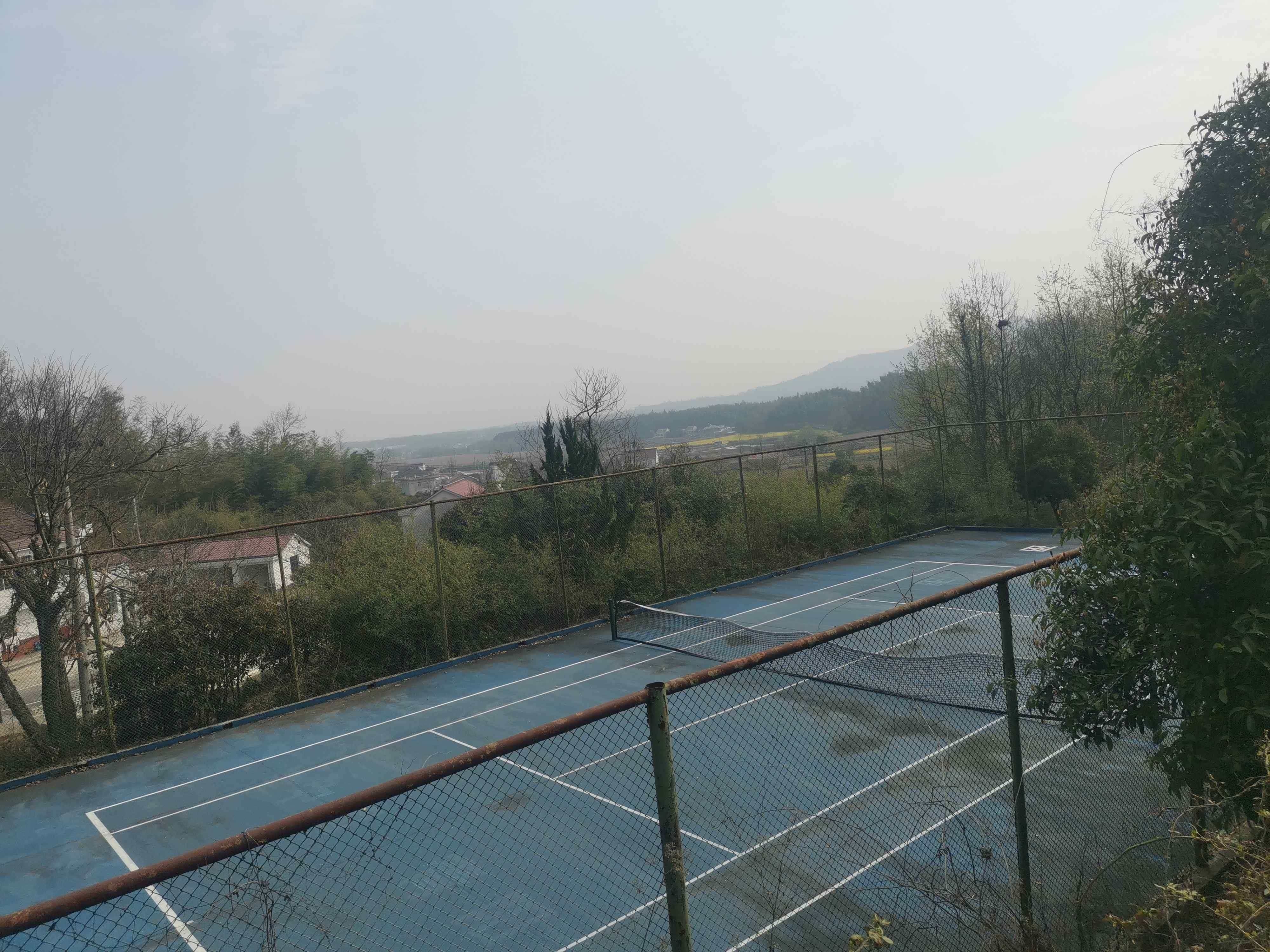 莲峰云海景区-网球场
