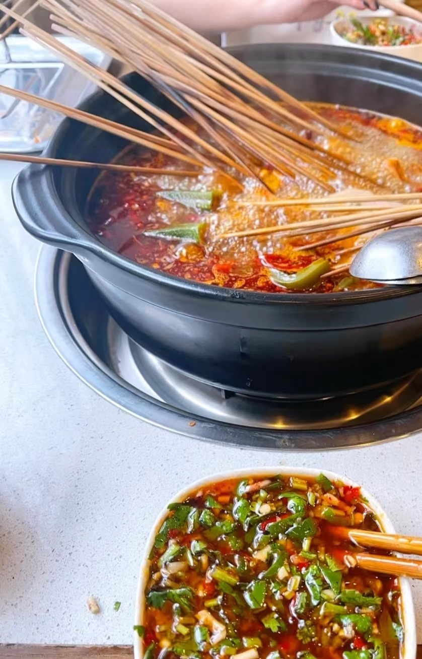 黑水县顽牛小郡肝串串香(正街店)