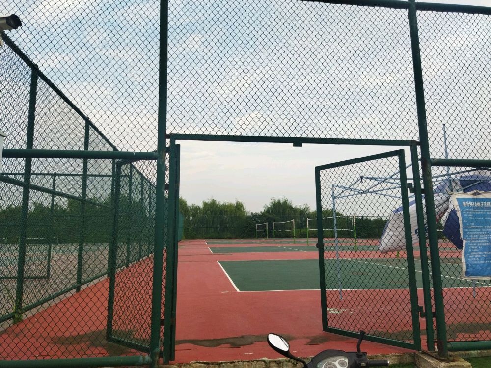 安徽理工大学-信义羽毛球场