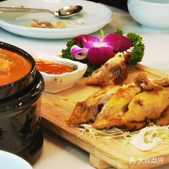 伍月泰风情泰国餐厅(邻瑞店)