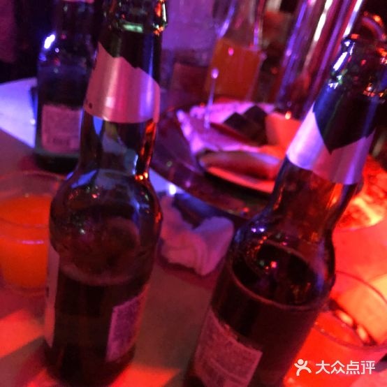 请到菲芘国际酒吧