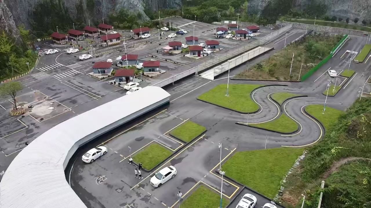 黔南金都汽车驾校学校